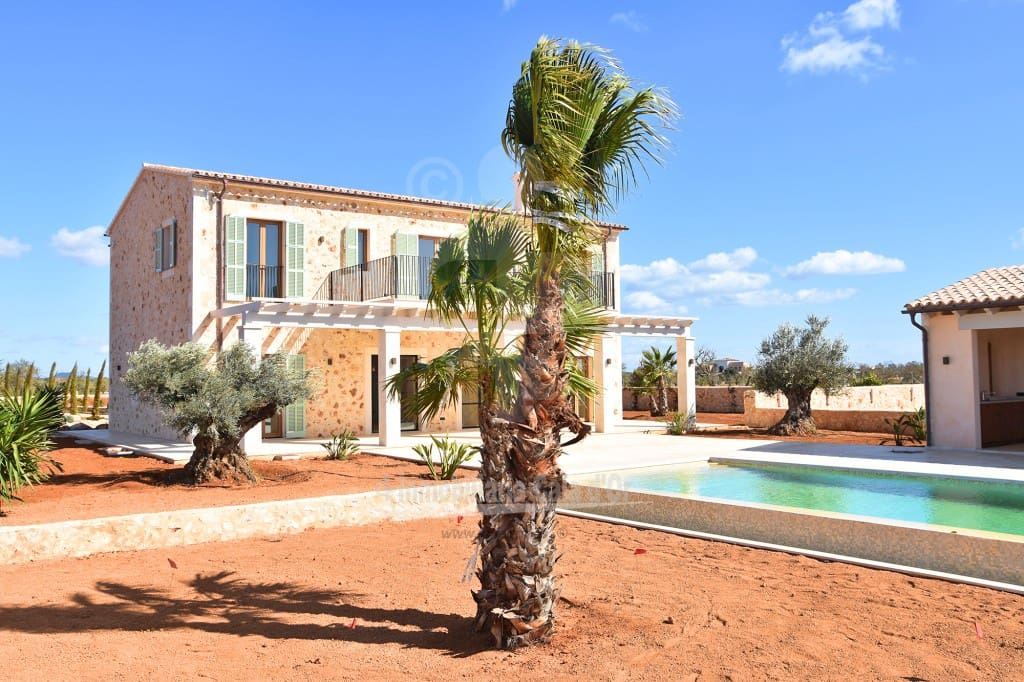 5 soveværelse Finca/Landehus til salg i Cala Llombards med swimmingpool - € 2.980.000 (Ref: 8339647)