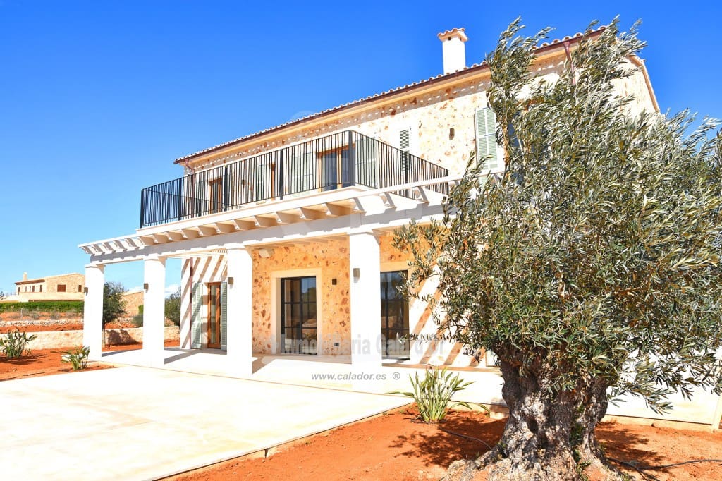 5 soveværelse Finca/Landehus til salg i Cala Llombards med swimmingpool - € 2.980.000 (Ref: 8339647)