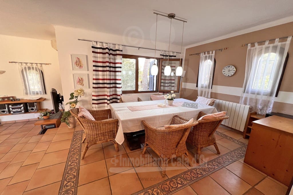 3 soveværelse Villa til salg i Cala d'Or med swimmingpool - € 1.200.000 (Ref: 8428664)