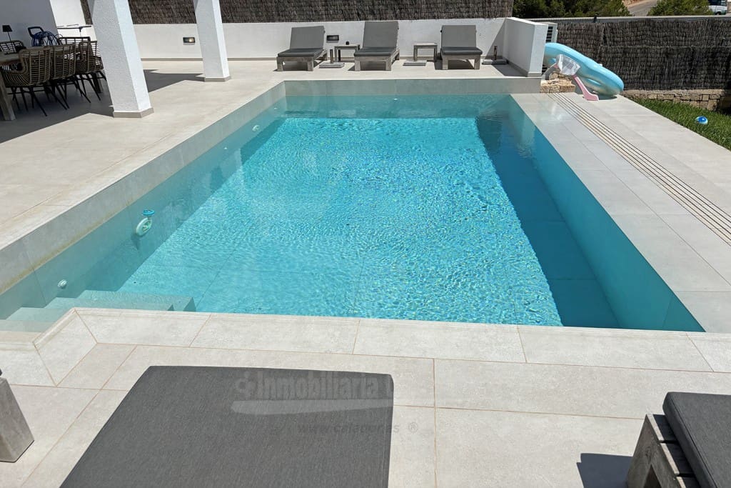 3 soverom Villa til salgs i Cala d'Or med svømmebasseng garasje - € 1 500 000 (Ref: 8475833)