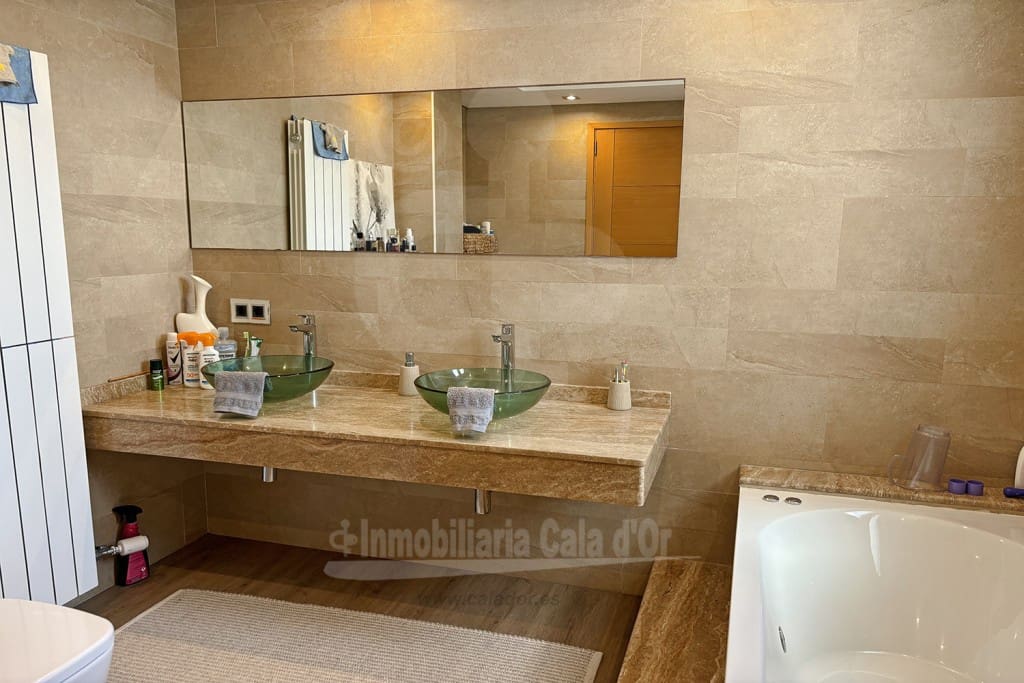 3 soverom Villa til salgs i Cala d'Or med svømmebasseng garasje - € 1 500 000 (Ref: 8475833)