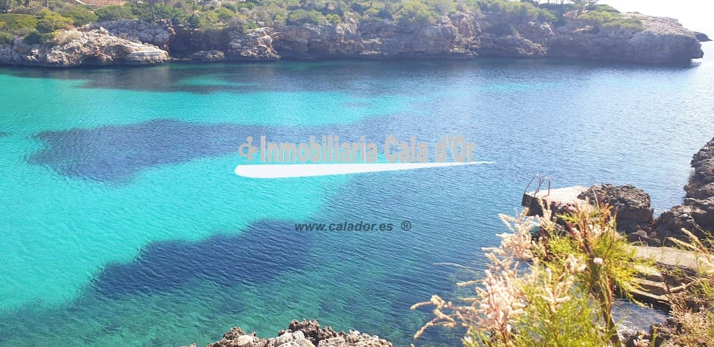 Grunde uden byggetilladelser til salg i Cala d'Or - € 750.000 (Ref: 8504107)