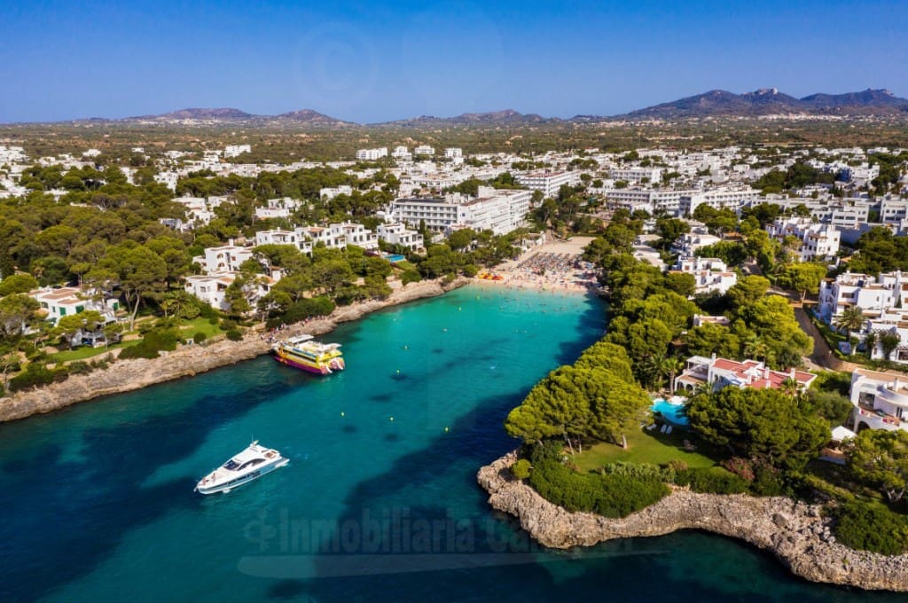 Grunde uden byggetilladelser til salg i Cala d'Or - € 750.000 (Ref: 8504107)