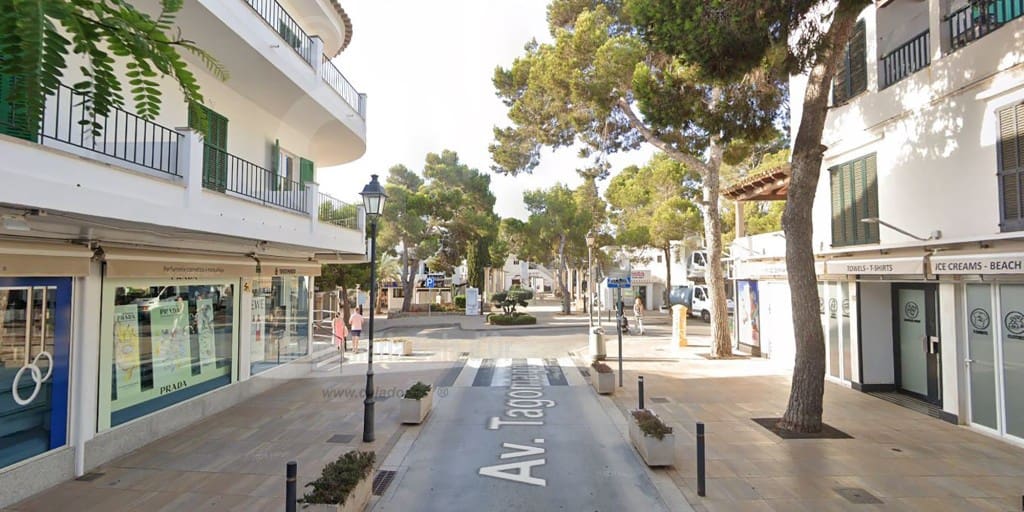 Commercial for sale in Cala d'Or - € 490,000 (Ref: 8582047)