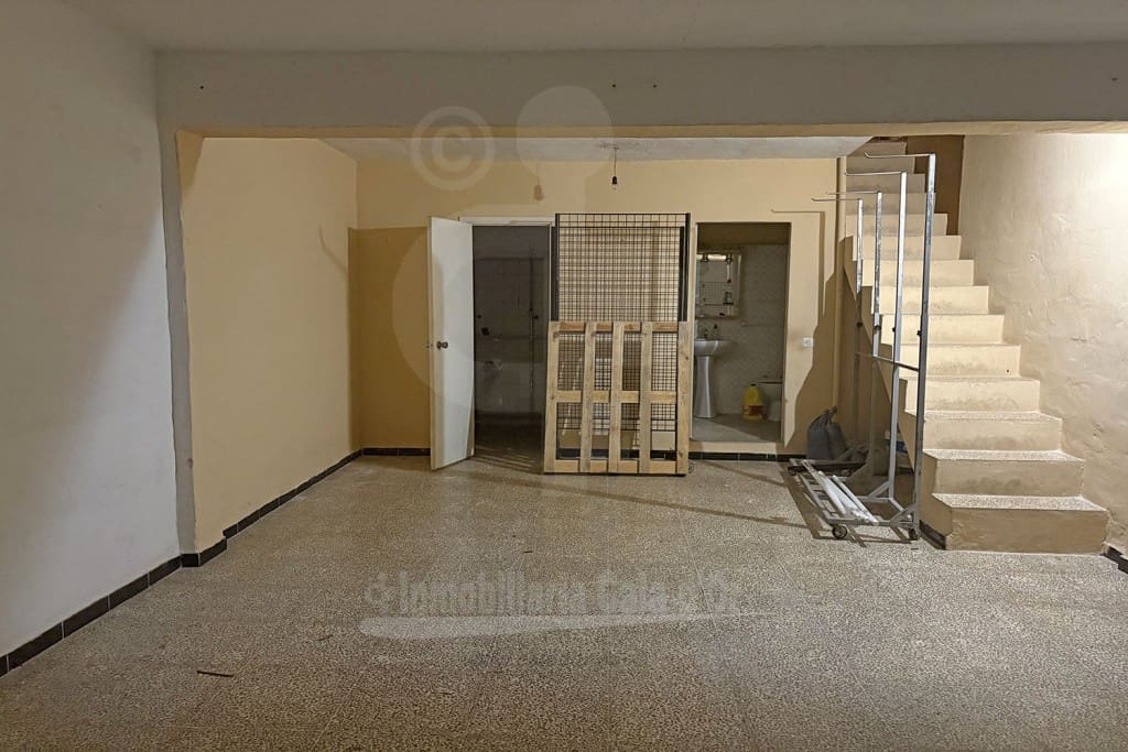 Commercial for sale in Cala d'Or - € 490,000 (Ref: 8582047)