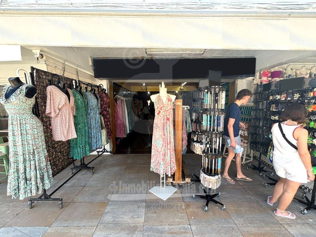 Commercial for sale in Cala d'Or - € 490,000 (Ref: 8582047)