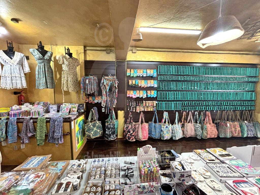 Commercial for sale in Cala d'Or - € 490,000 (Ref: 8582047)