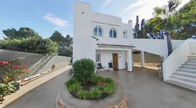 3 slaapkamer Villa te koop in Cala d'Or, Santanyí met garage - € 1.250.000 (Ref: 8654580)