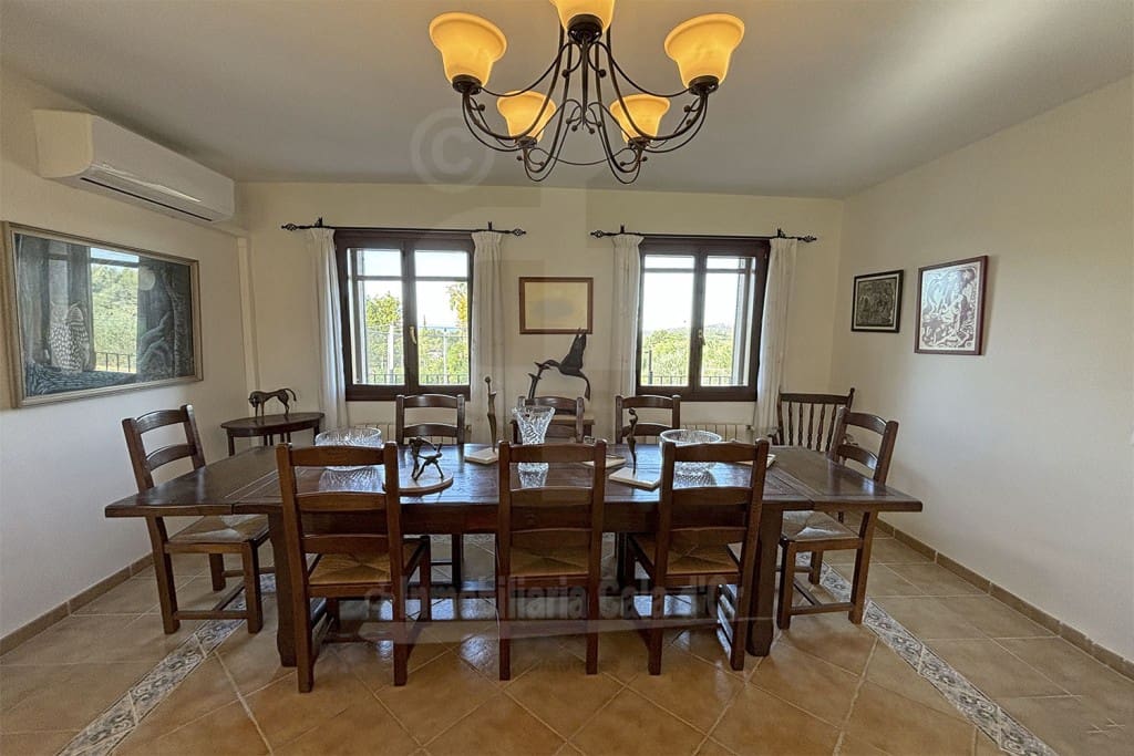 4 soveværelse Finca/Landehus til salg i Felanitx med swimmingpool garage - € 1.350.000 (Ref: 8734167)