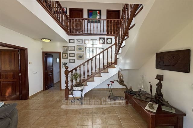 4 bedroom Finca/Country House for sale in Felanitx with pool garage - € 1,350,000 (Ref: 8734167)