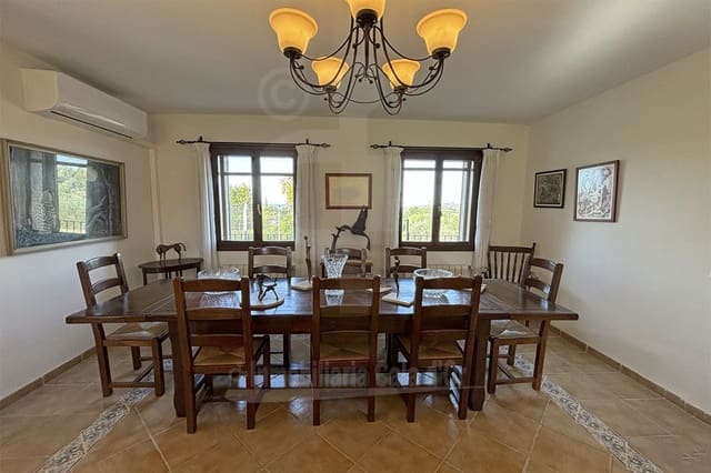 4 bedroom Finca/Country House for sale in Felanitx with pool garage - € 1,350,000 (Ref: 8734167)