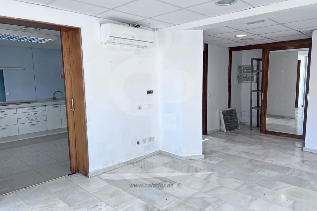 Local Commercial à vendre à Cala d'Or - 245 000 € (Ref: 8885836)