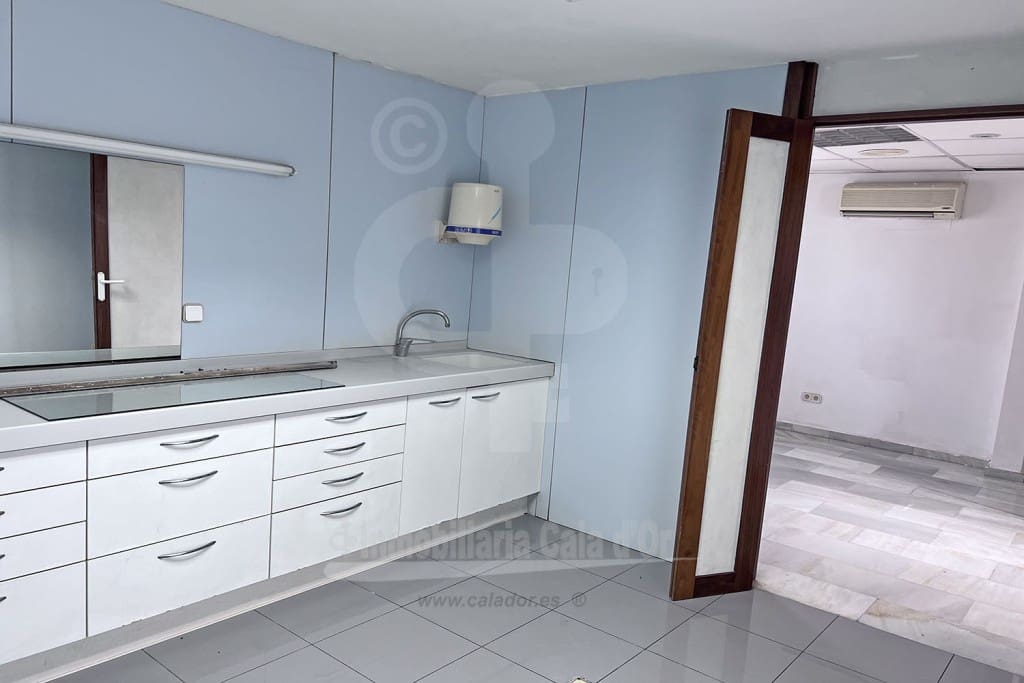 Local Commercial à vendre à Cala d'Or - 245 000 € (Ref: 8885836)