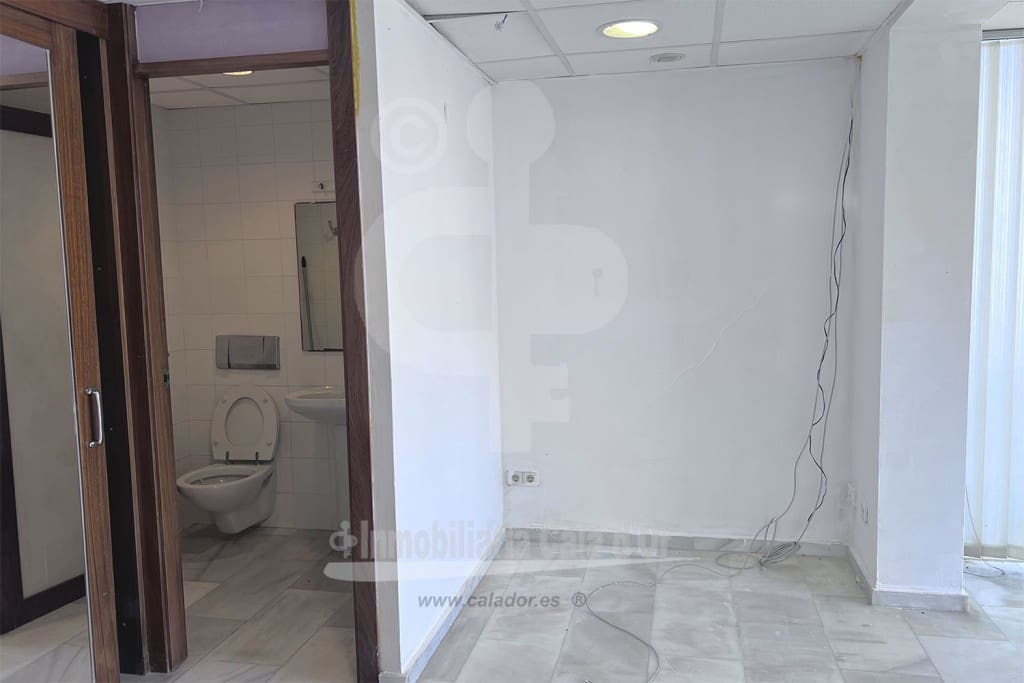 Local Commercial à vendre à Cala d'Or - 245 000 € (Ref: 8885836)