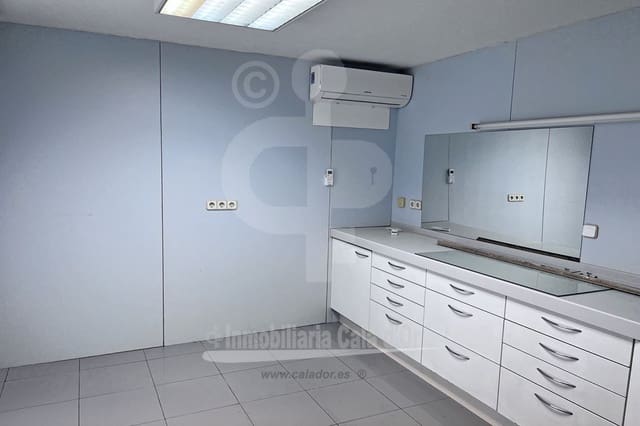 Local Commercial à vendre à Cala d'Or, Santanyí - 245 000 € (Ref: 8885836)