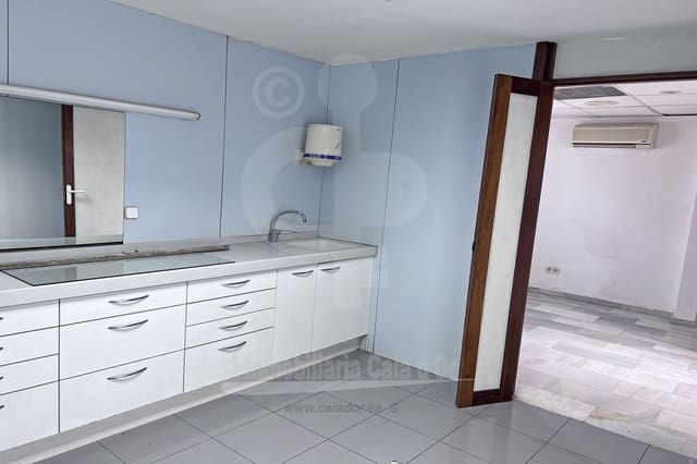 Local Commercial à vendre à Cala d'Or, Santanyí - 245 000 € (Ref: 8885836)
