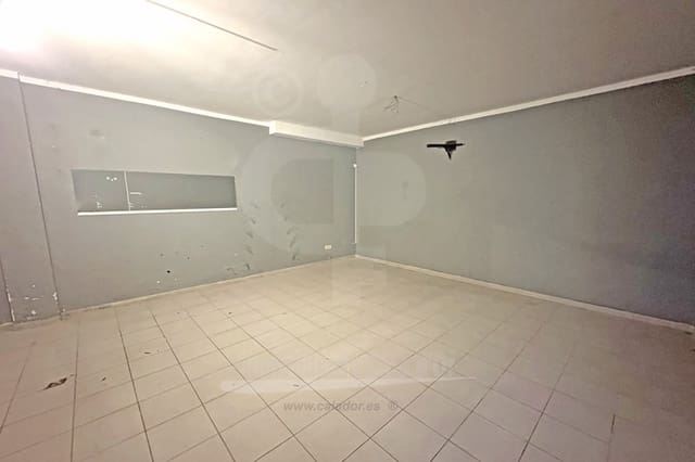 Kaupallinen vuokrattavana paikassa Cala d'Or, Santanyí mukana 
autotalli - 2 200 € (Ref: 8901708)