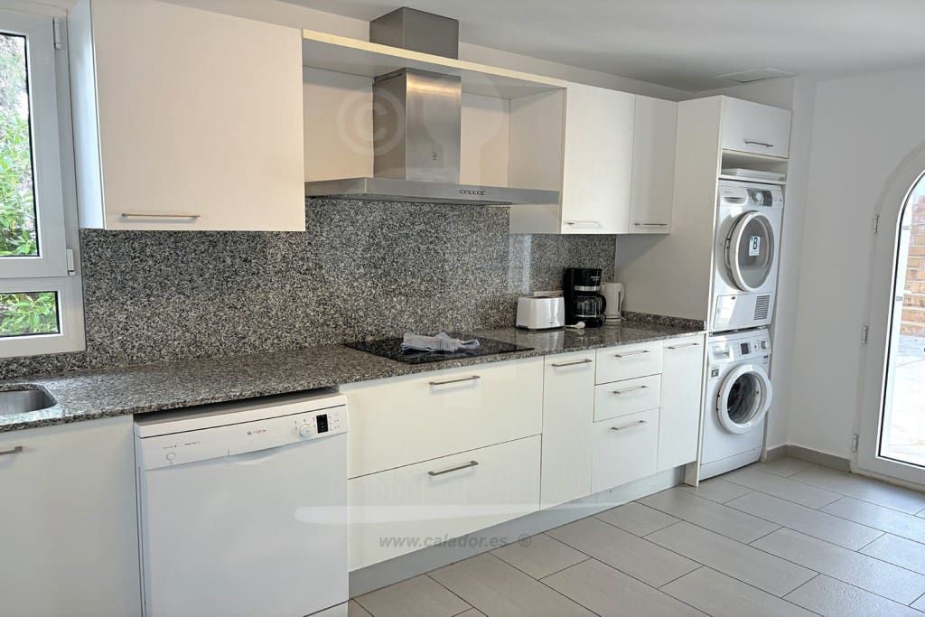 5 soveværelse Villa til salg i Porto Petro med swimmingpool garage - € 1.600.000 (Ref: 8948648)