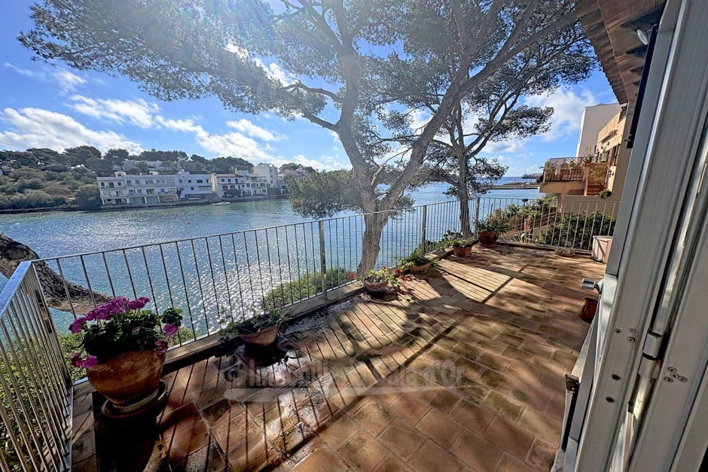 4 soveværelse Villa til salg i Porto Petro med garage - € 1.900.000 (Ref: 8988002)