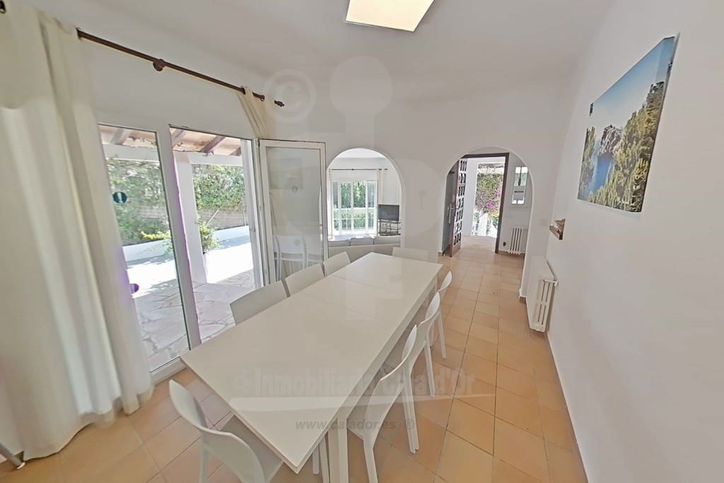 4 soveværelse Villa til salg i Cala d'Or med swimmingpool garage - € 1.225.000 (Ref: 9000989)