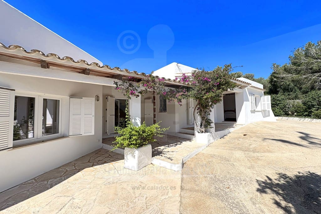 4 soveværelse Villa til salg i Cala d'Or med swimmingpool garage - € 1.225.000 (Ref: 9000989)