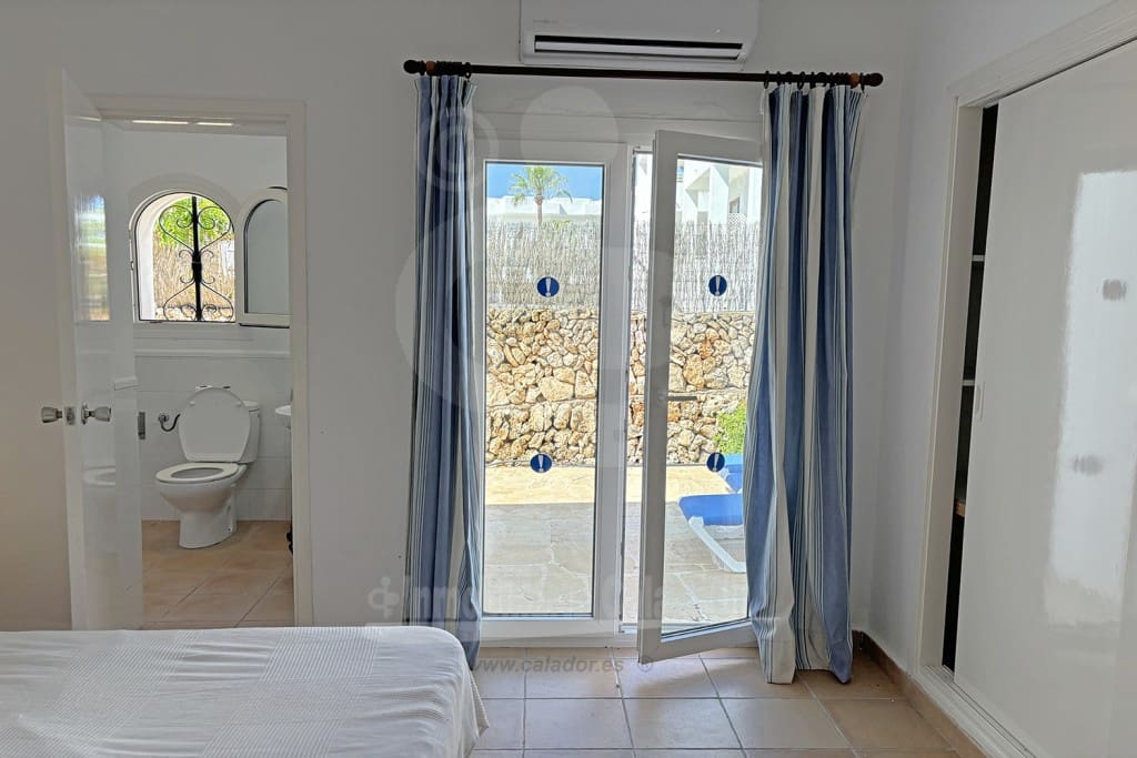 4 soveværelse Villa til salg i Cala d'Or med swimmingpool garage - € 1.225.000 (Ref: 9000989)