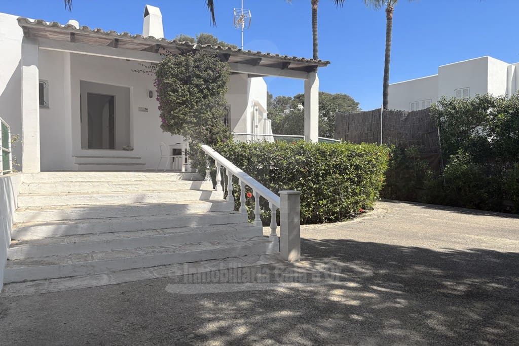 4 soveværelse Villa til salg i Cala d'Or med swimmingpool garage - € 1.225.000 (Ref: 9000989)