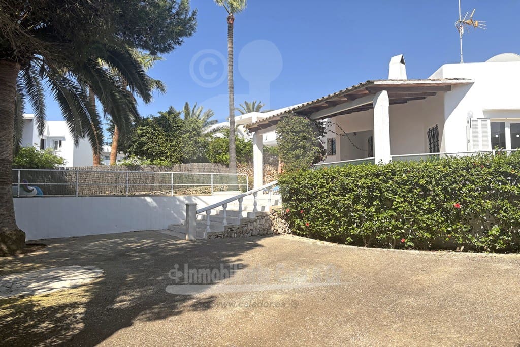 4 soveværelse Villa til salg i Cala d'Or med swimmingpool garage - € 1.225.000 (Ref: 9000989)