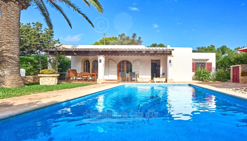 3 slaapkamer Villa te koop in Cala d'Or met zwembad - € 990.000 (Ref: 9183333)