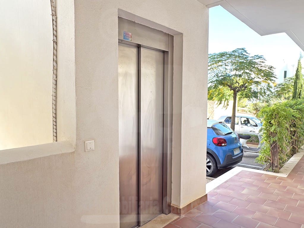 2 slaapkamer Appartement te koop in Cala d'Or met zwembad garage - € 395.000 (Ref: 9321586)