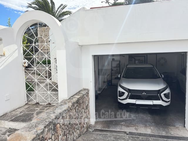 3 makuuhuone Huvila myytävänä paikassa Cala d'Or, Santanyí mukana uima-altaan 
autotalli - 990 000 € (Ref: 9398145)