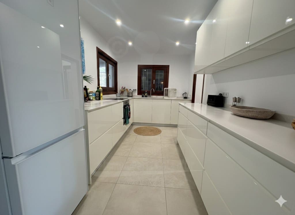 4 bedroom Villa for sale in Cala d'Or with pool garage - € 1,600,000 (Ref: 9535482)