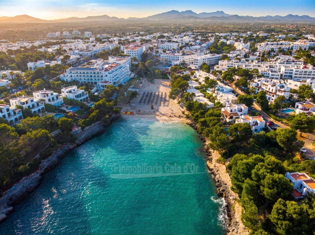 3 sypialnia Willa na sprzedaż w Cala d'Or z basenem - 1 690 000 € (Ref: 9570446)