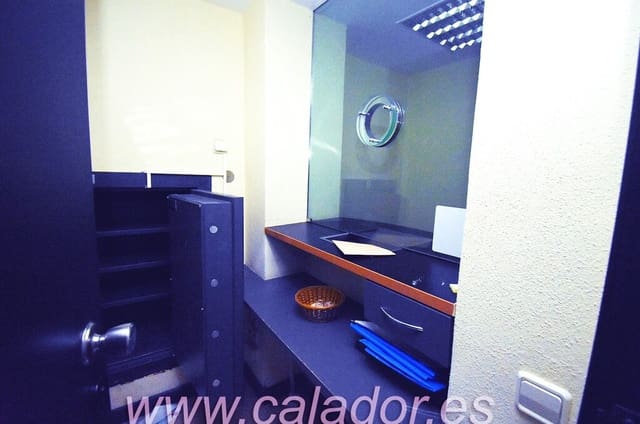 Azienda da affittare in Cala d'Or, Santanyí - 2.781 € (Rif: 9721030)