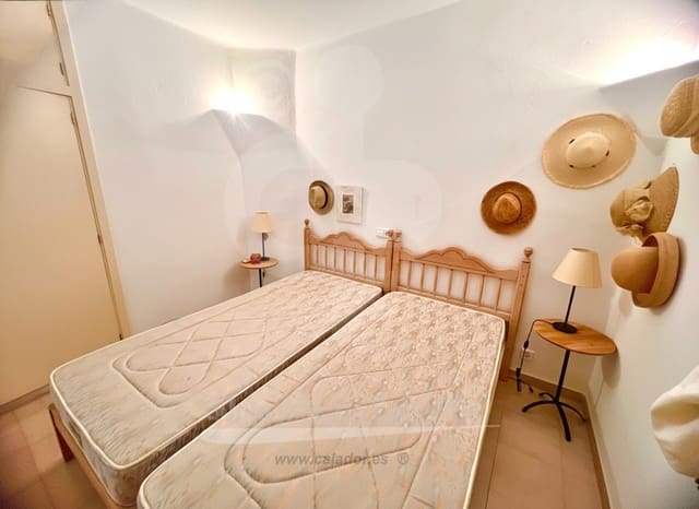 3 bedroom Villa for sale in Cala d'Or, Santanyí with pool garage - € 895,000 (Ref: 9819987)