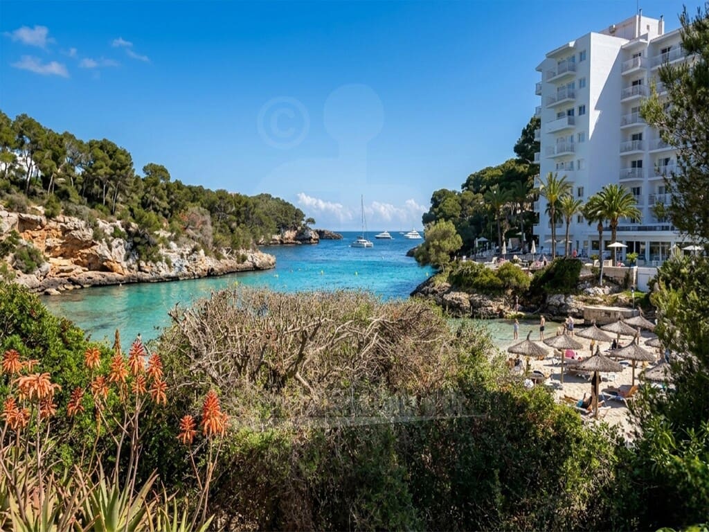 1 bedroom Apartment for sale in Cala Ferrera with pool - € 340,000 (Ref: 9830843)