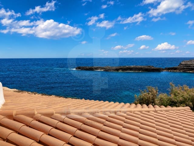 3 bedroom Villa for sale in Cala d'Or, Santanyí with garage - € 2,500,000 (Ref: 9928867)