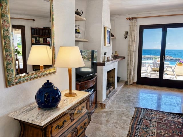 3 bedroom Villa for sale in Cala d'Or, Santanyí with garage - € 2,500,000 (Ref: 9928867)