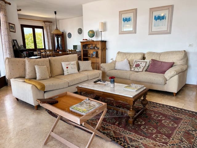 3 bedroom Villa for sale in Cala d'Or, Santanyí with garage - € 2,500,000 (Ref: 9928867)