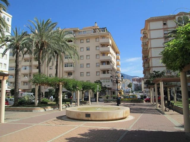 Kaupallinen myytävänä paikassa Fuengirola mukana 
autotalli - 31 500 € (Ref: 10019502)