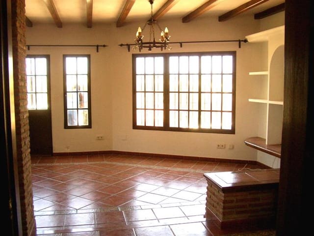 3 slaapkamer Villa te huur in Alhaurín de la Torre - € 1.800 (Ref: 5874783)