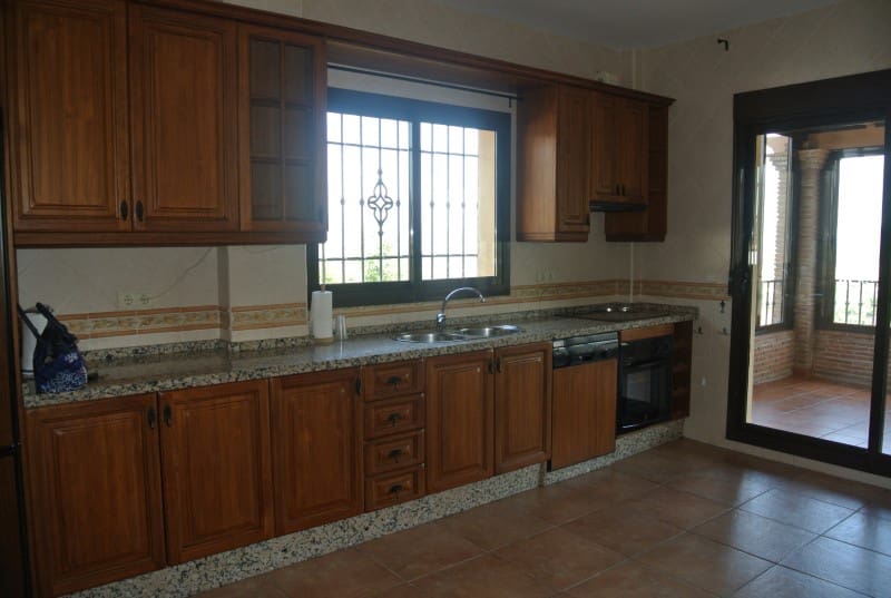 Chalet de 5 habitaciones en Alhaurín de la Torre en alquiler - 4.200 € (Ref: 5874788)