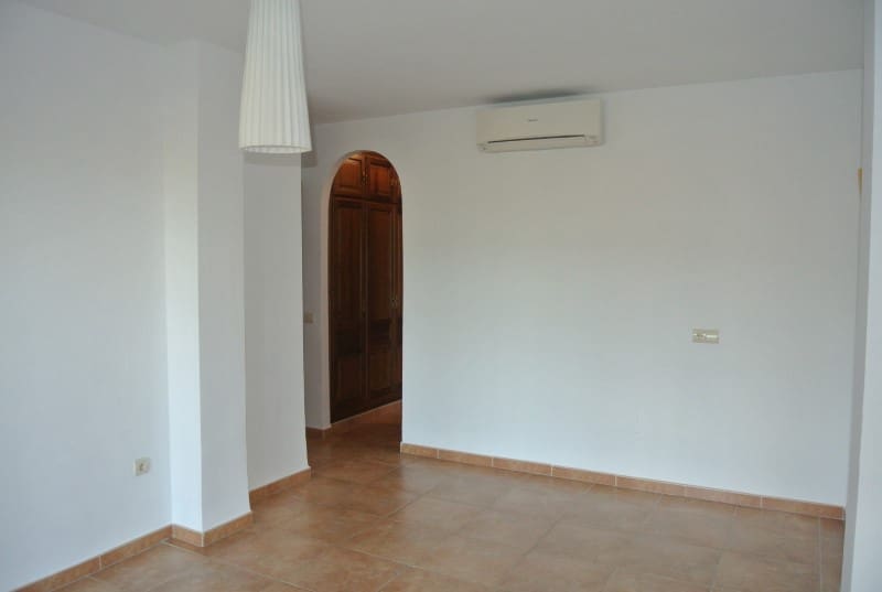 Chalet de 5 habitaciones en Alhaurín de la Torre en alquiler - 4.200 € (Ref: 5874788)