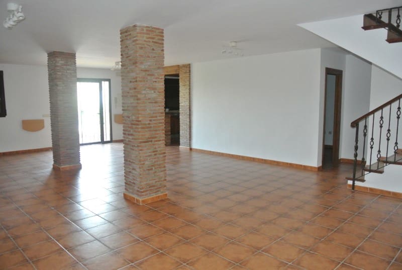 Chalet de 5 habitaciones en Alhaurín de la Torre en alquiler - 4.200 € (Ref: 5874788)