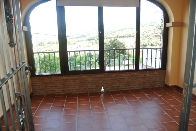 Chalet de 5 habitaciones en Alhaurín de la Torre en alquiler - 4.200 € (Ref: 5874788)