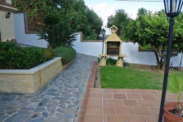 Chalet de 5 habitaciones en Alhaurín de la Torre en alquiler - 4.200 € (Ref: 5874788)