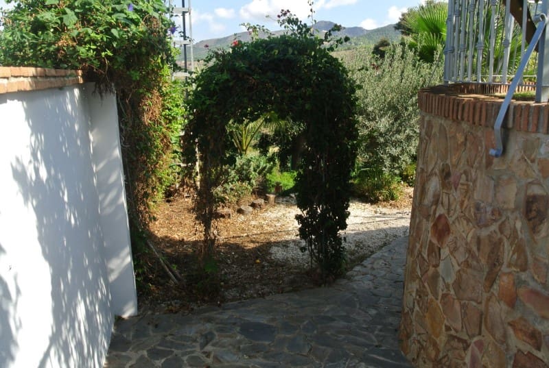 Chalet de 5 habitaciones en Alhaurín de la Torre en alquiler - 4.200 € (Ref: 5874788)