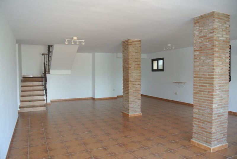 Chalet de 5 habitaciones en Alhaurín de la Torre en alquiler - 4.200 € (Ref: 5874788)