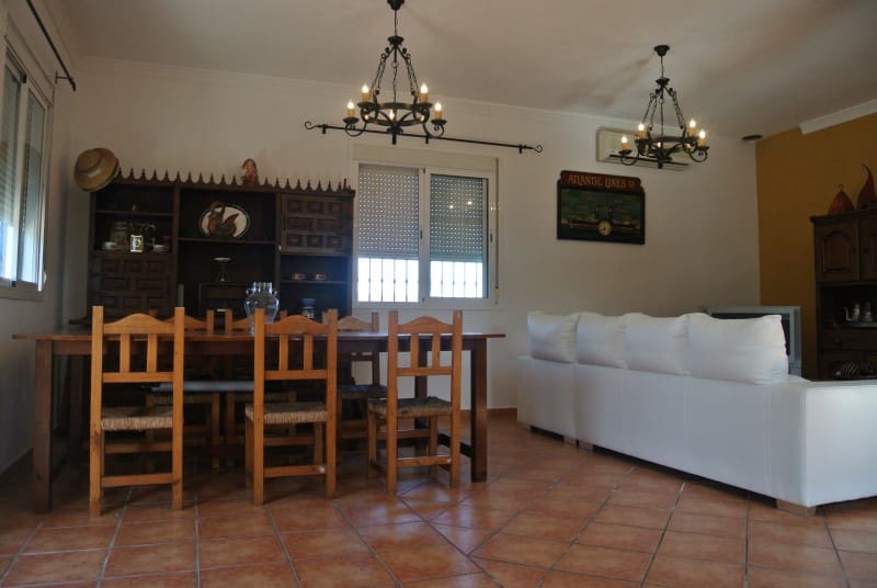 3 bedroom Villa for rent in Alhaurin de la Torre with pool - € 1,450 (Ref: 6079513)