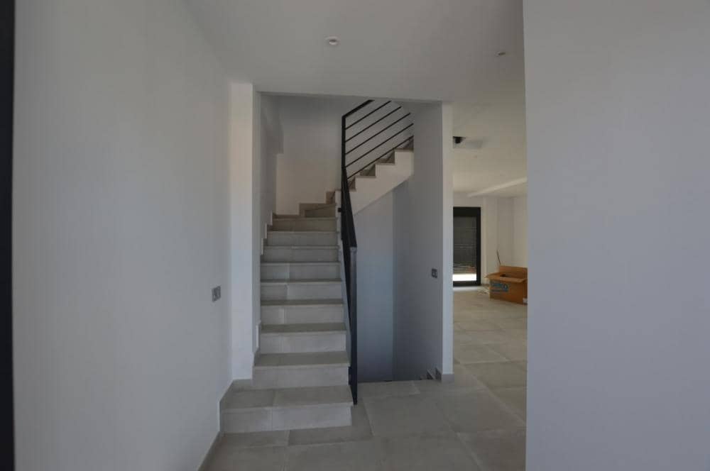 3 bedroom Townhouse for rent in Alhaurin el Grande with pool garage - € 1,650 (Ref: 6569602)